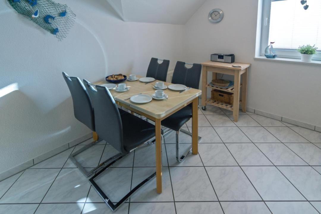 Ferienwohnung-Noerddiek-Strandnaehe-Meerblick Norddeich  Buitenkant foto