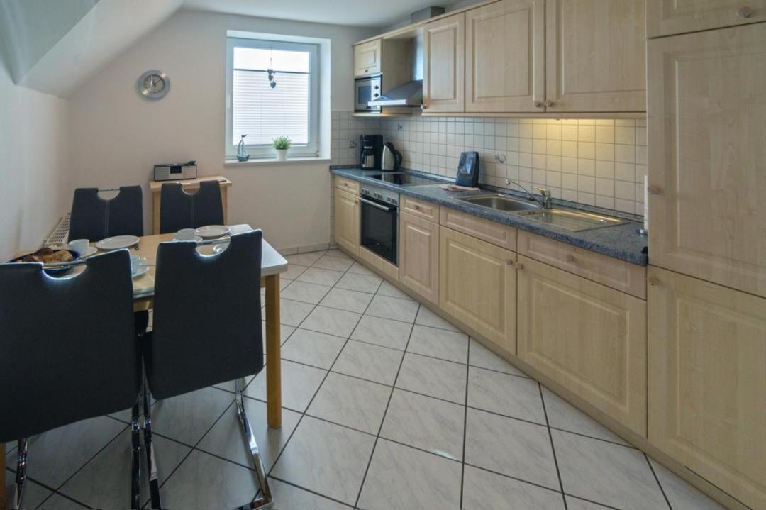 Ferienwohnung-Noerddiek-Strandnaehe-Meerblick Norddeich  Buitenkant foto